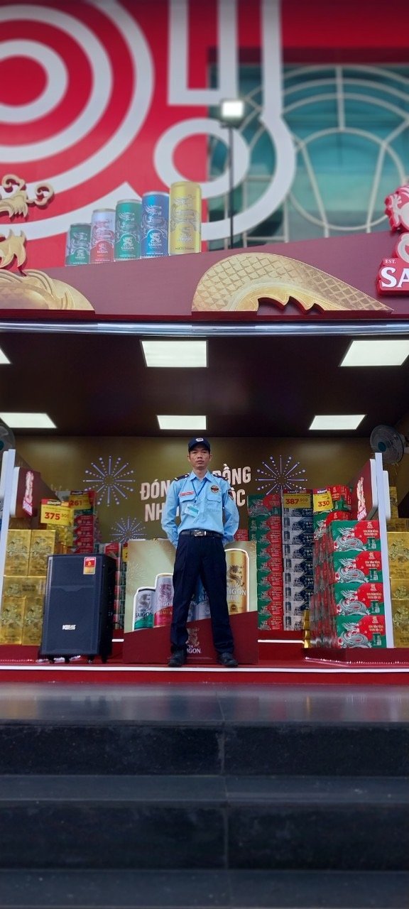 Bảo vệ kho hàng tại Trung tâm thương mại siêu thị