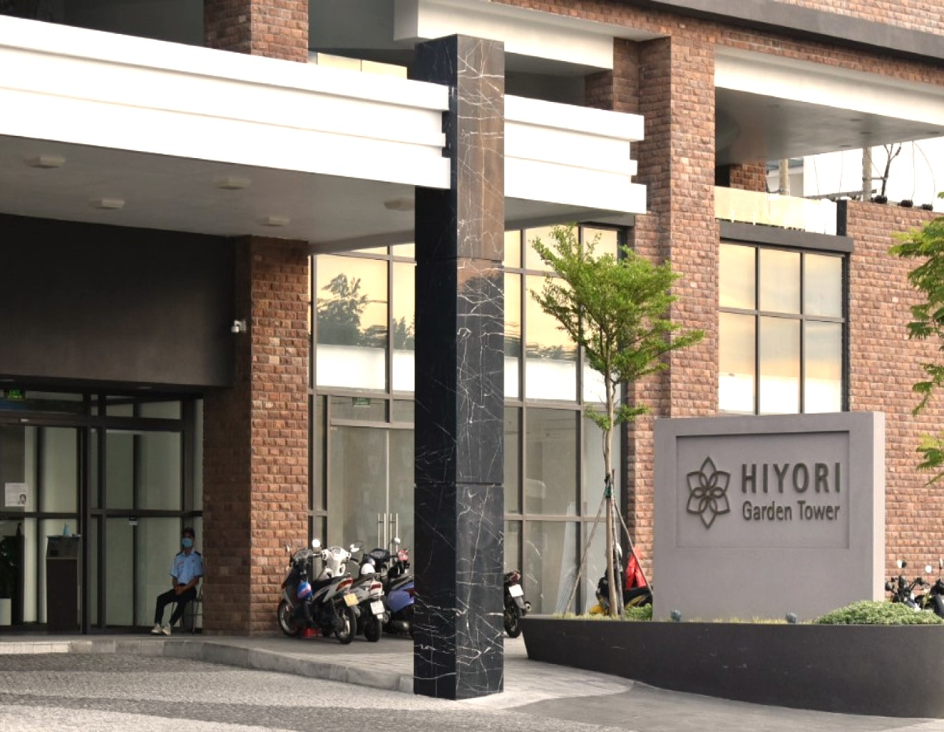 Bảo vệ tòa nhà Hiyori