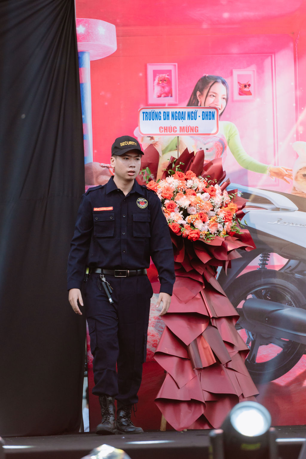 Nhân viên công ty bảo vệ Thành Long