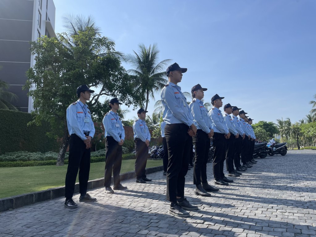 Nhân viên bảo vệ Thành Long