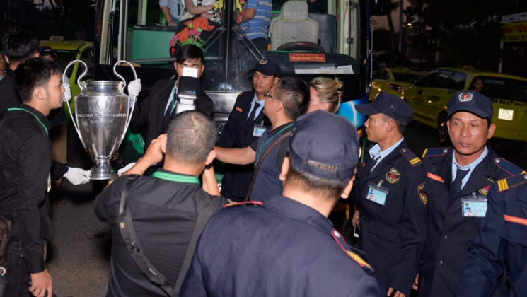 Vệ sỹ Thành Long Hộ tống VIP