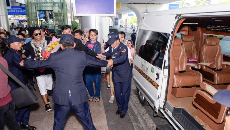 Rước cup C1 và hộ tống Ronaldinho